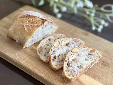 毎月3日は「くるみパンの日」｜高い栄養価を取り入れよう